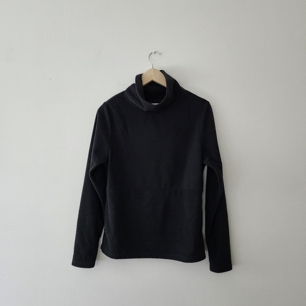 The American Outdoorsman | Black Cozy Sweater with Mock Turtleneck